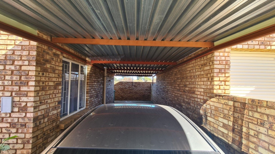 3 Bedroom Property for Sale in Baillie Park North West